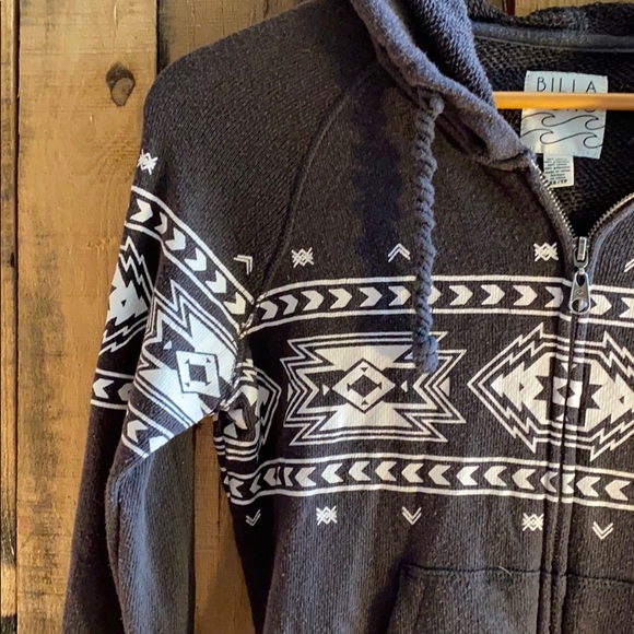 Gently Used Billabong Black & White Aztec Sweater - Picture 3 of 7